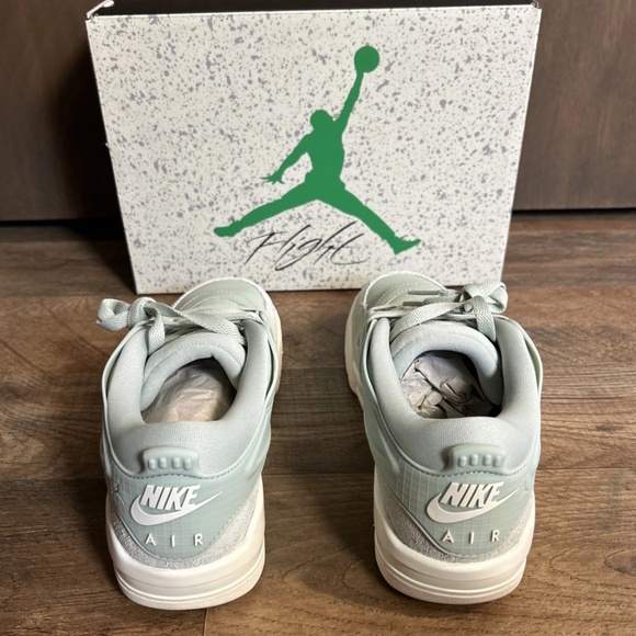 Nike Jordan Air Jordan 4 RM Seafoam Sneakers - Picture 5 of 10
